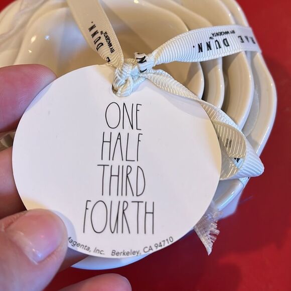 NWT Rae Dunn egg shaped measuring cups - Picture 4 of 4